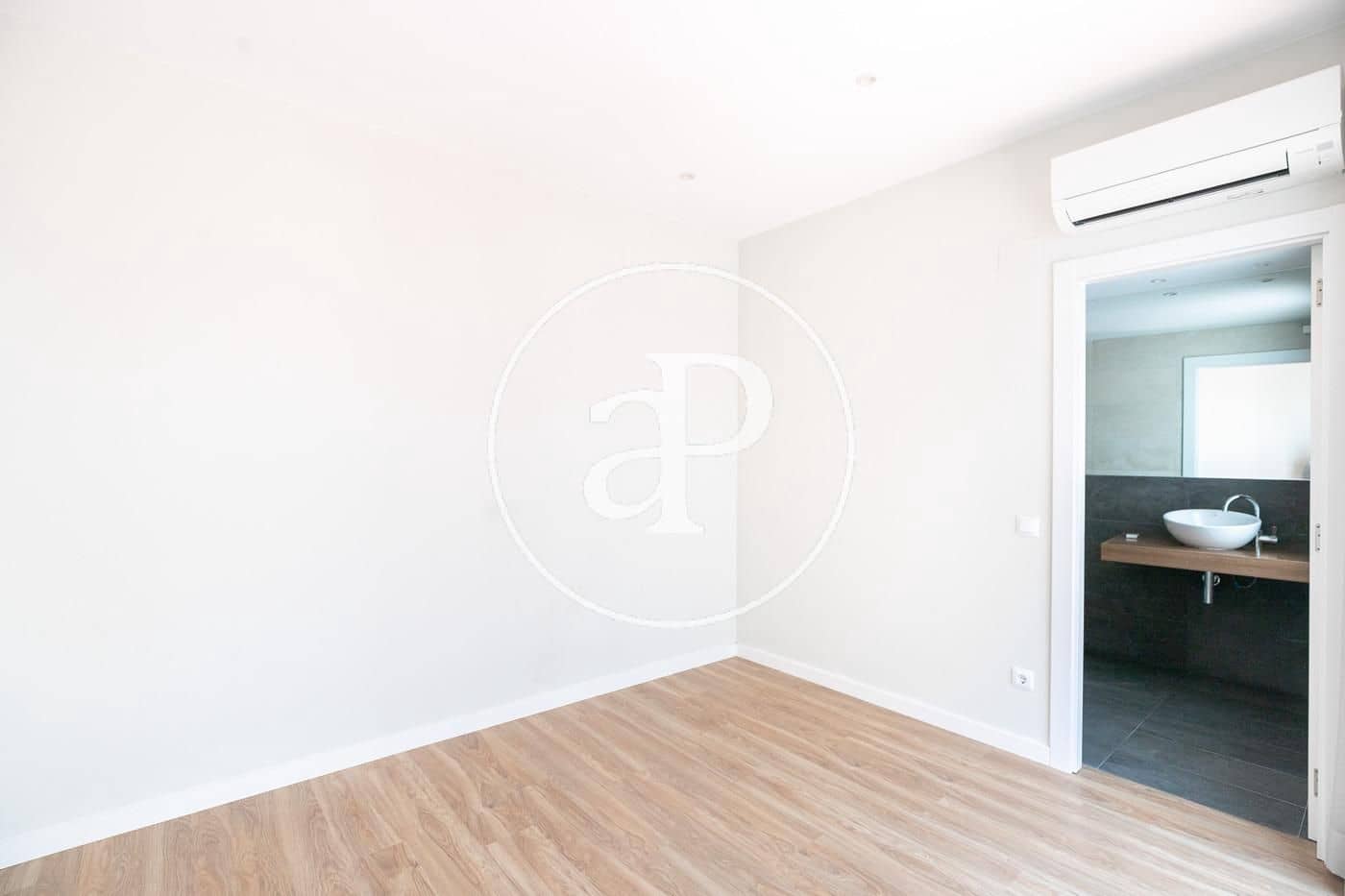 2 bedroom Apartment for rent in Barcelona city - € 2,700 (Ref: 9770621)