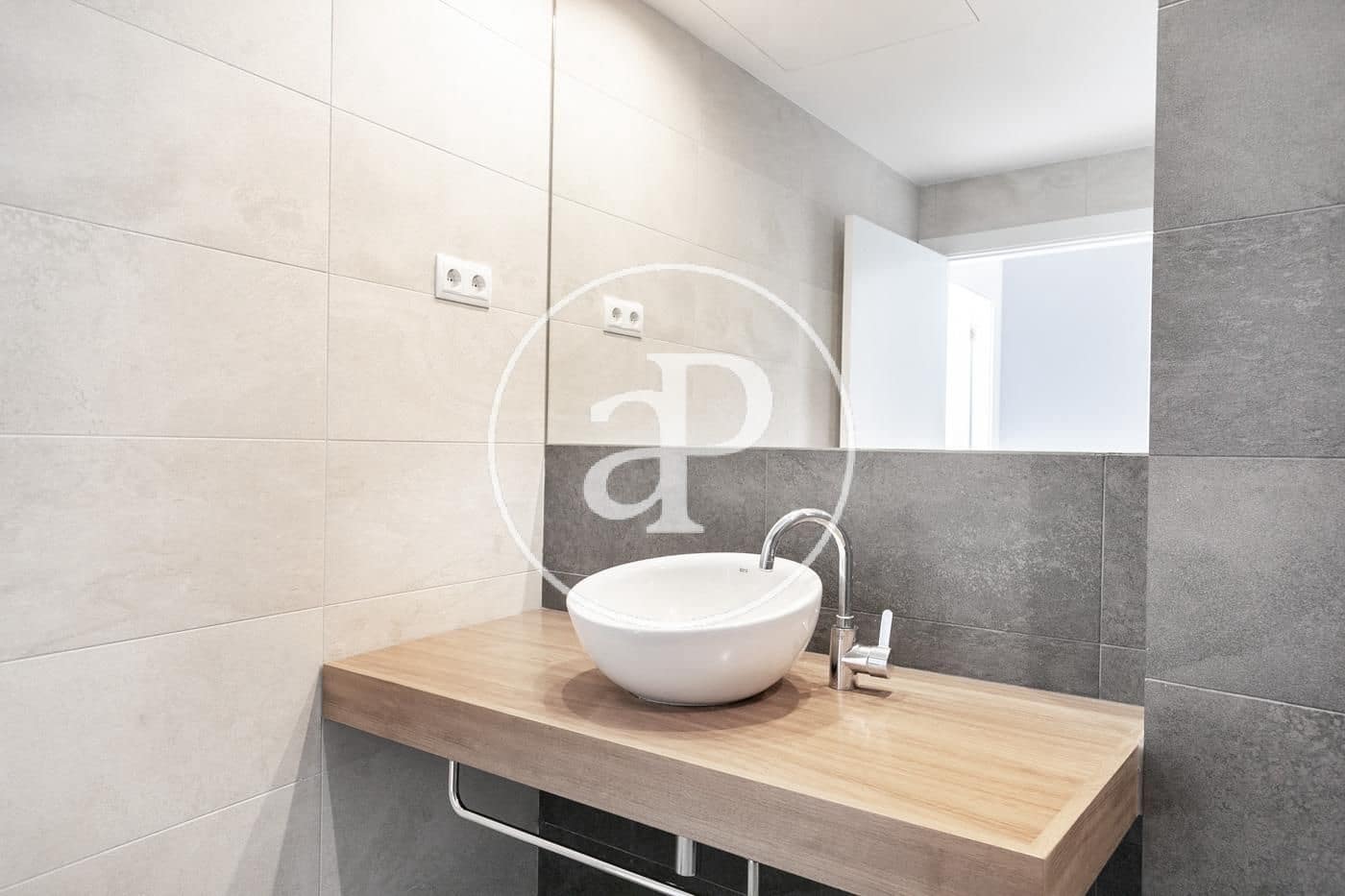 2 bedroom Apartment for rent in Barcelona city - € 2,700 (Ref: 9770621)