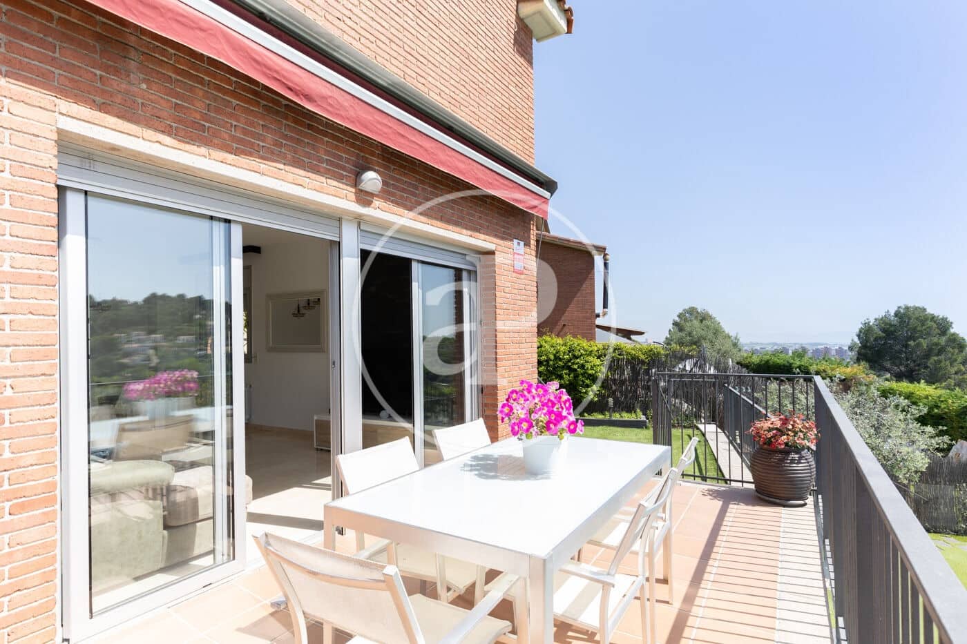 3 bedroom Villa for sale in Terrassa with pool - € 550,000 (Ref: 9770623)