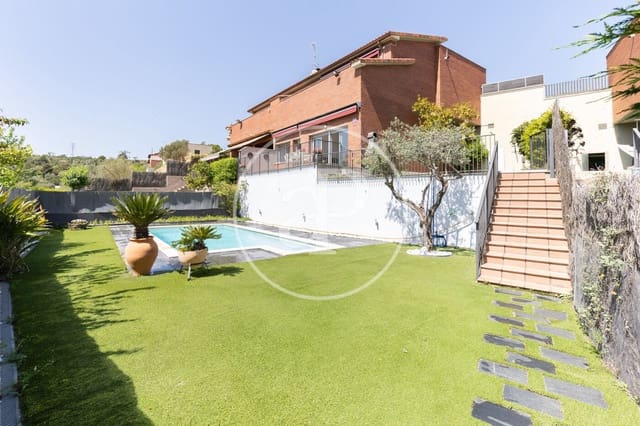 3 soverom Villa til salgs i Terrassa med svømmebasseng - € 550 000 (Ref: 9770623)
