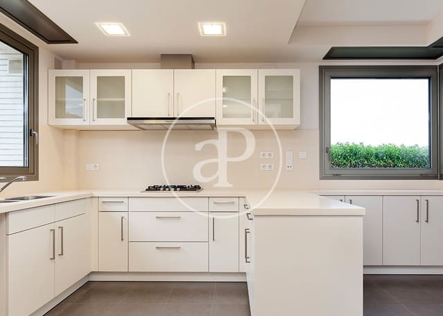 5 slaapkamer Appartement te huur in Sant Vicenç de Montalt met zwembad garage - € 4.855 (Ref: 9770624)