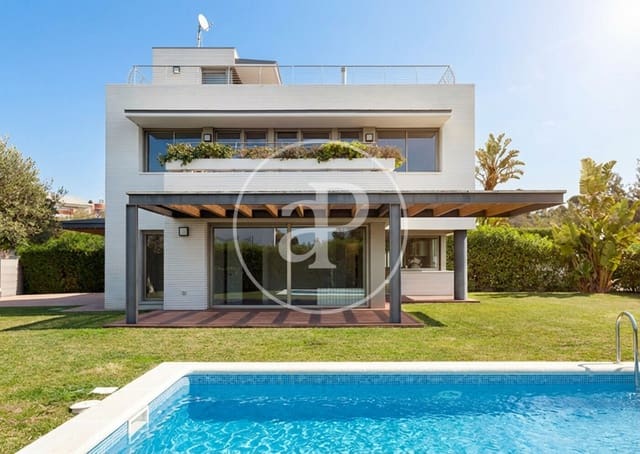 5 slaapkamer Appartement te huur in Sant Vicenç de Montalt met zwembad garage - € 4.855 (Ref: 9770624)