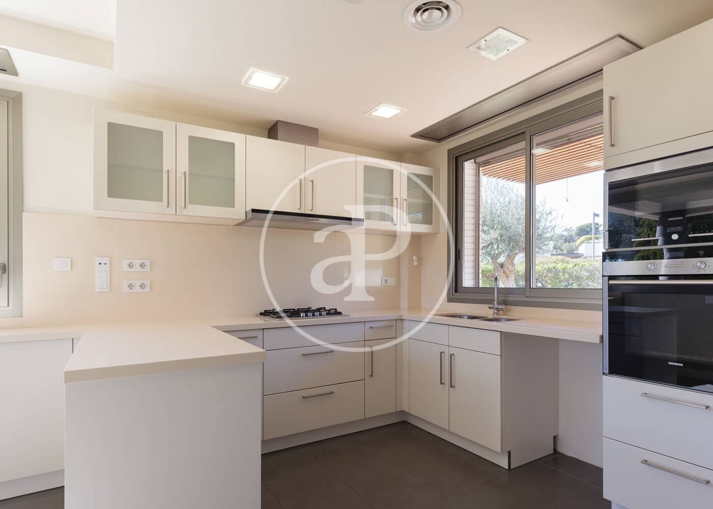 5 bedroom Apartment for rent in Sant Vicenc de Montalt with pool garage - € 4,311 (Ref: 9770625)