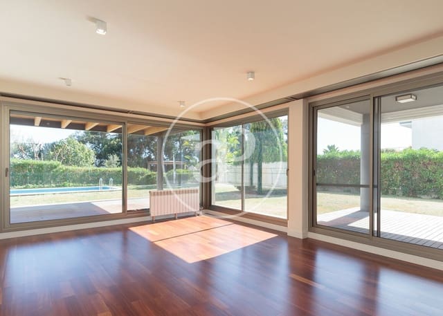 5 slaapkamer Appartement te huur in Sant Vicenç de Montalt met zwembad garage - € 4.311 (Ref: 9770625)