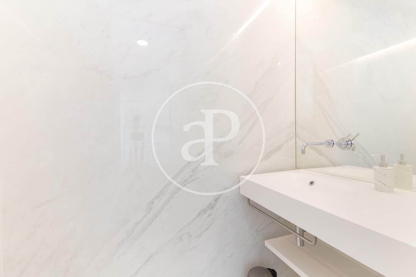 1 bedroom Apartment for rent in Barcelona city with pool garage - € 5,145 (Ref: 9770626)