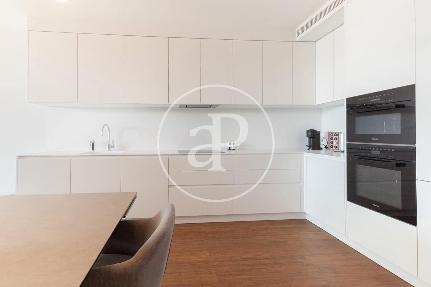 1 bedroom Apartment for rent in Barcelona city with pool garage - € 5,145 (Ref: 9770626)