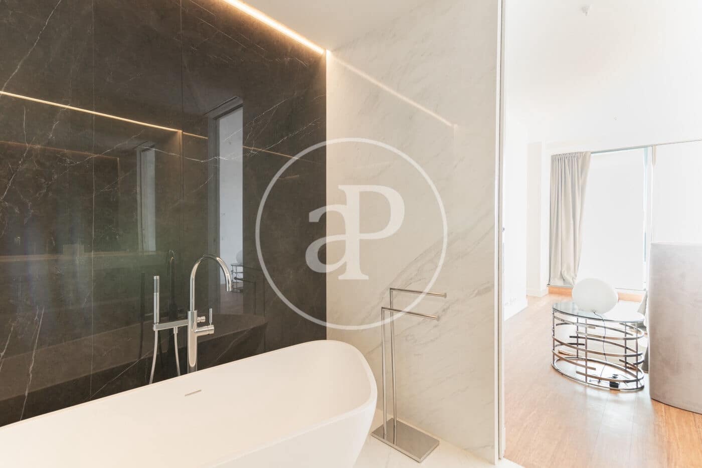 1 bedroom Apartment for rent in Barcelona city with pool garage - € 5,145 (Ref: 9770626)