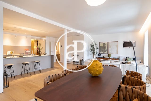 Apartment for sale in La Dreta de L'Eixample, Barcelona city - € 2,150,000 (Ref: 9770630)