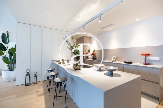 Apartment for sale in La Dreta de L'Eixample, Barcelona city - € 1,700,009 (Ref: 9770631)
