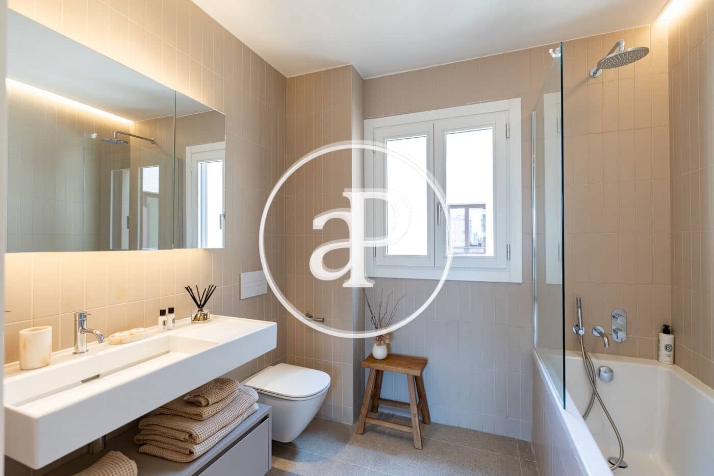Lägenhet till salu i Barcelona stad - 1 800 000 € (Ref: 9770632)