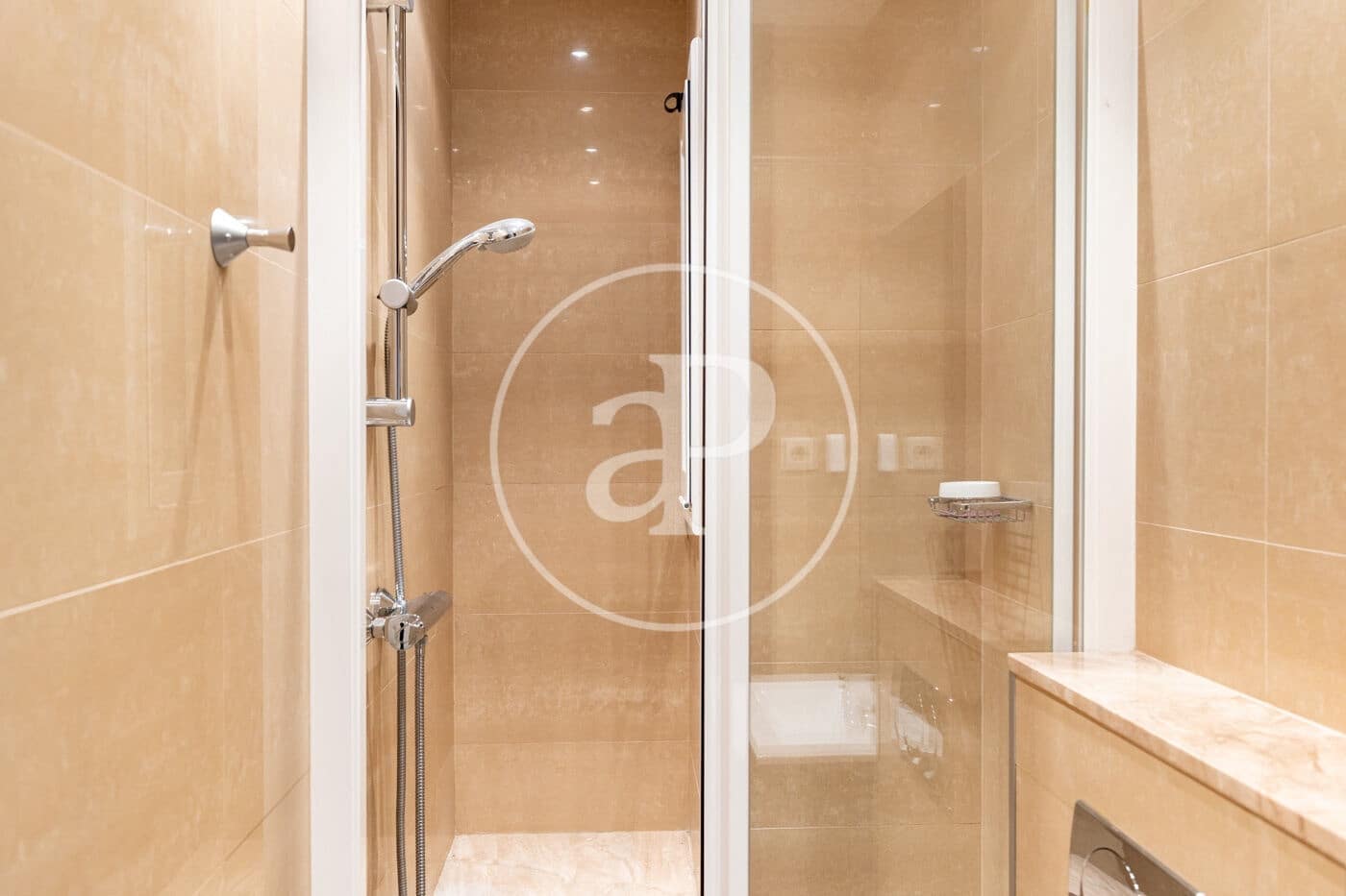 4 sypialnia Apartament na sprzedaż w Miasto Barcelona - 639 000 € (Ref: 9773041)