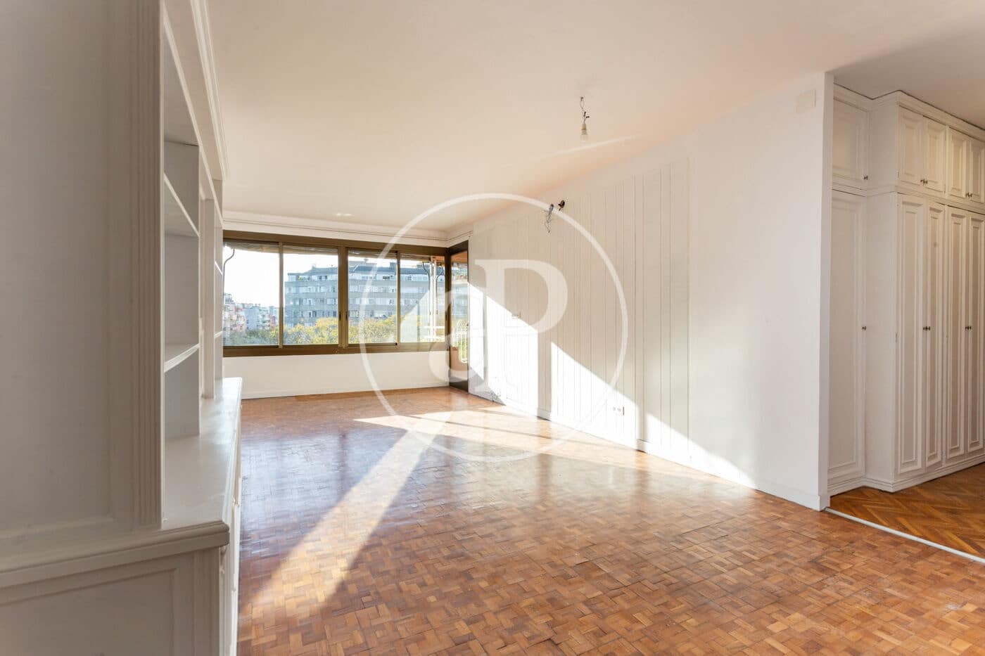 4 sovrum Lägenhet att hyra i Barcelona stad med garage - 2 450 € (Ref: 9773044)