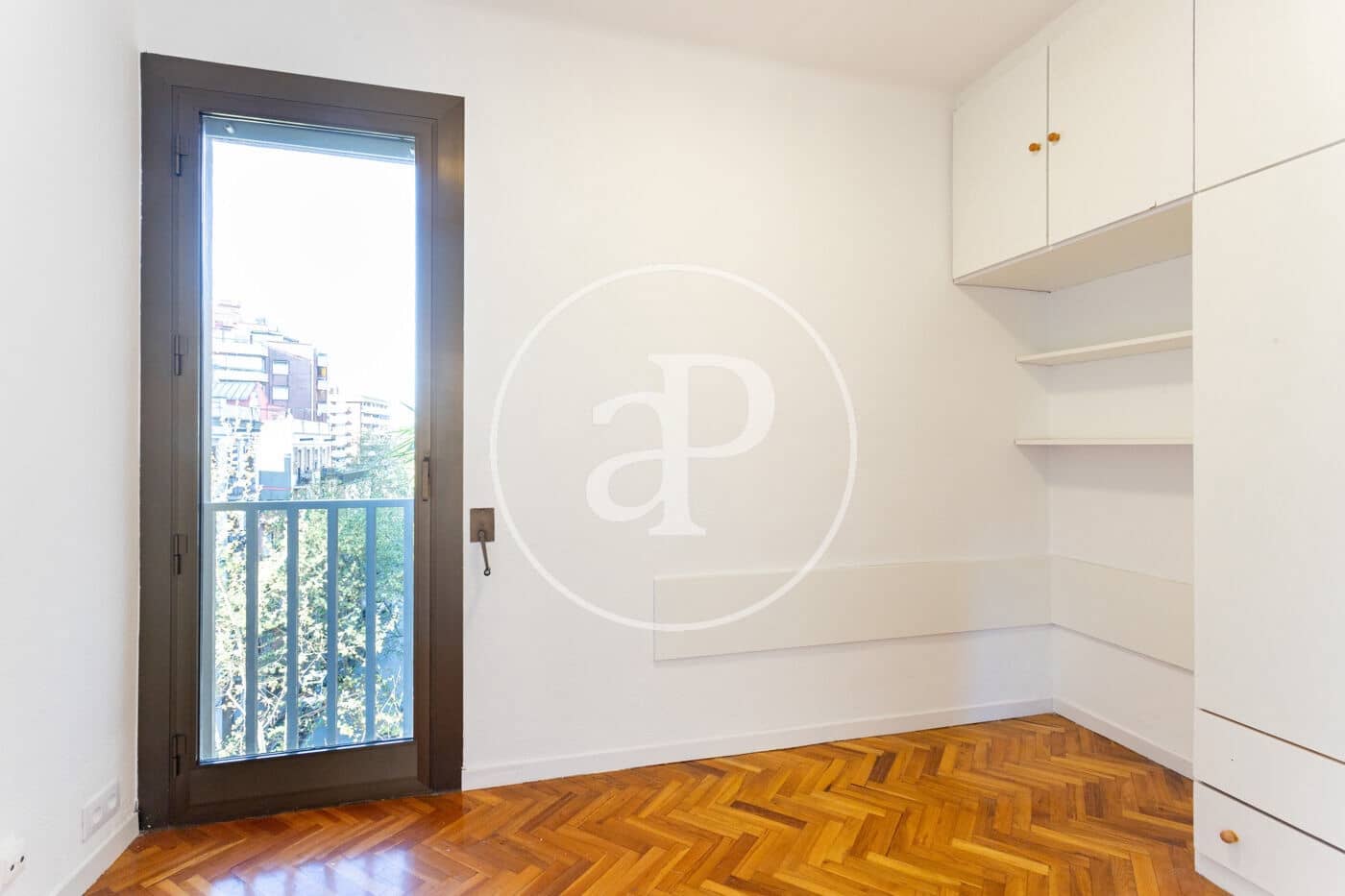 4 sovrum Lägenhet att hyra i Barcelona stad med garage - 2 450 € (Ref: 9773044)