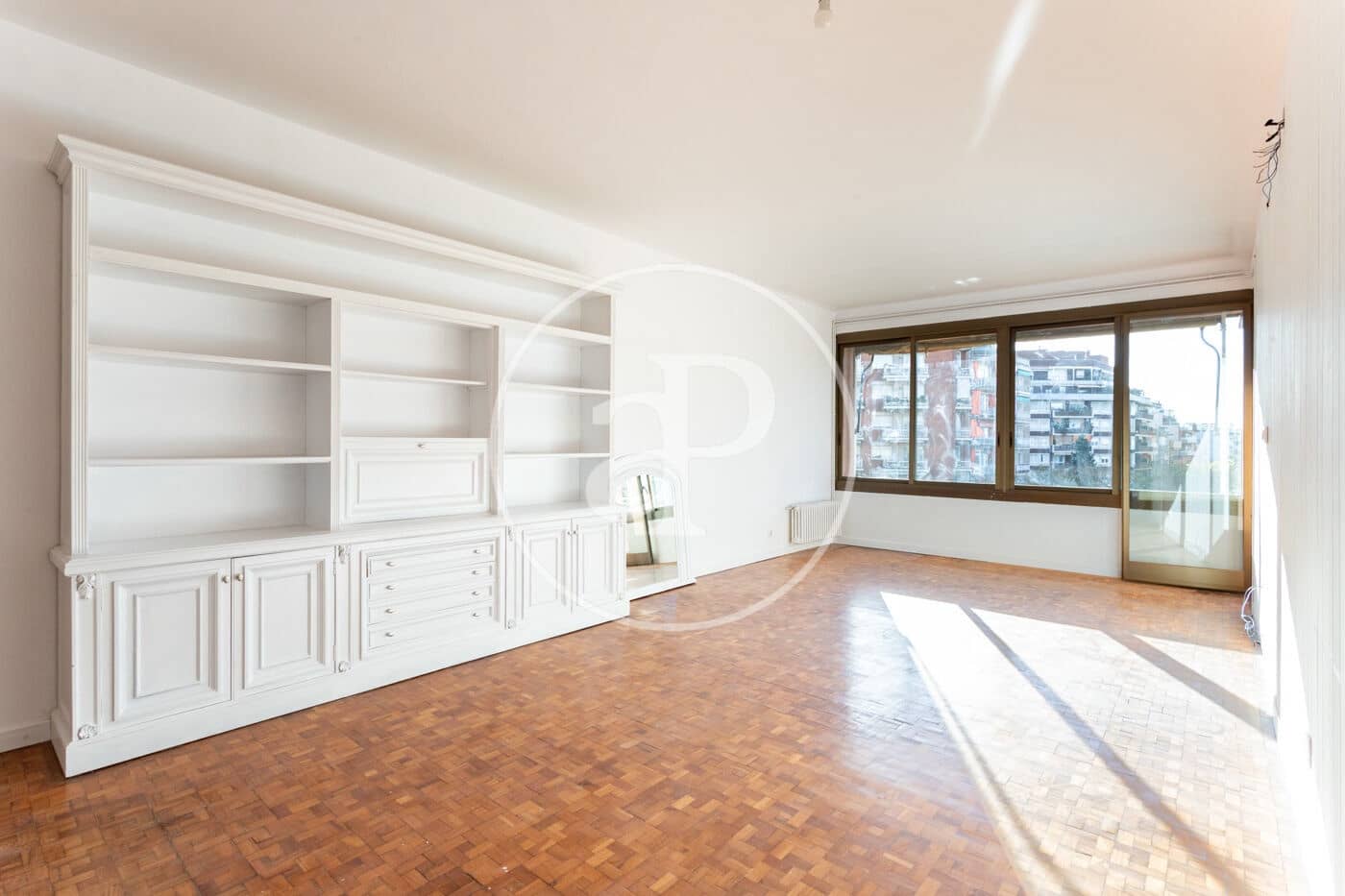 4 sovrum Lägenhet att hyra i Barcelona stad med garage - 2 450 € (Ref: 9773044)