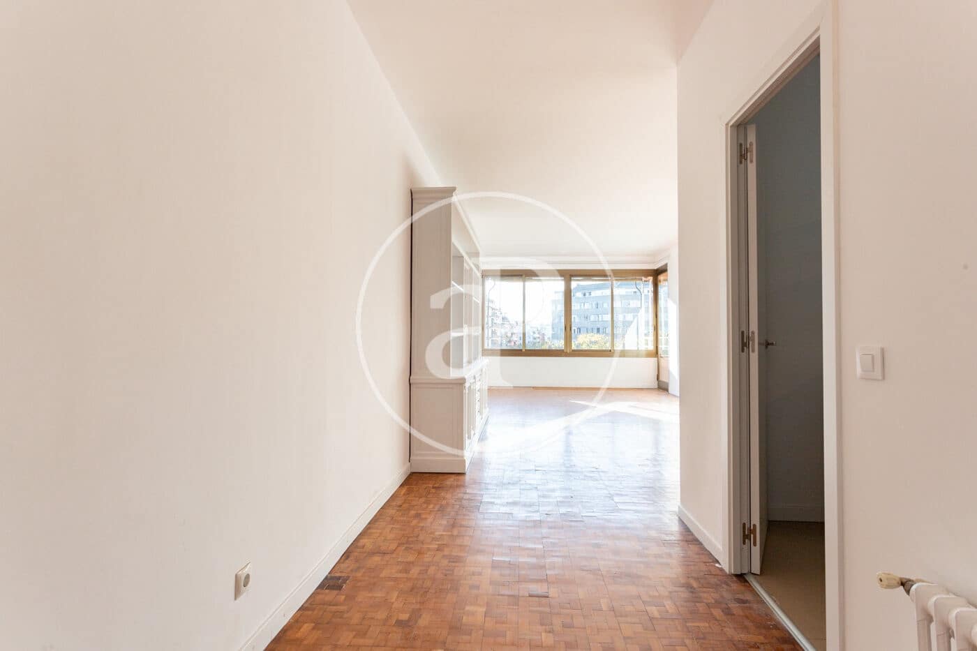 4 sovrum Lägenhet att hyra i Barcelona stad med garage - 2 450 € (Ref: 9773044)