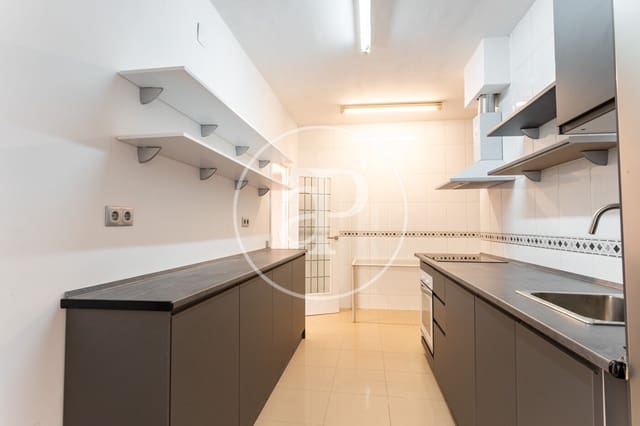 4 sovrum Lägenhet att hyra i Les Corts, Barcelona stad med garage - 2 450 € (Ref: 9773044)