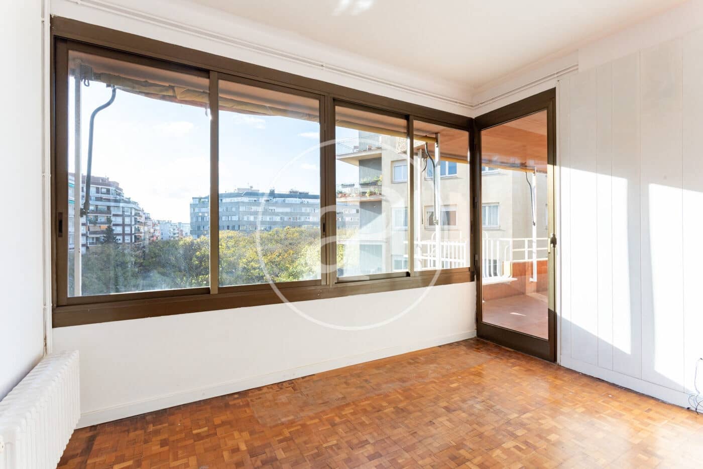 4 sovrum Lägenhet att hyra i Barcelona stad med garage - 2 450 € (Ref: 9773044)
