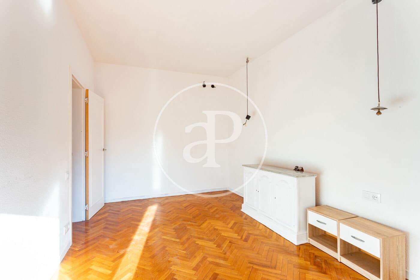 4 sovrum Lägenhet att hyra i Barcelona stad med garage - 2 450 € (Ref: 9773044)