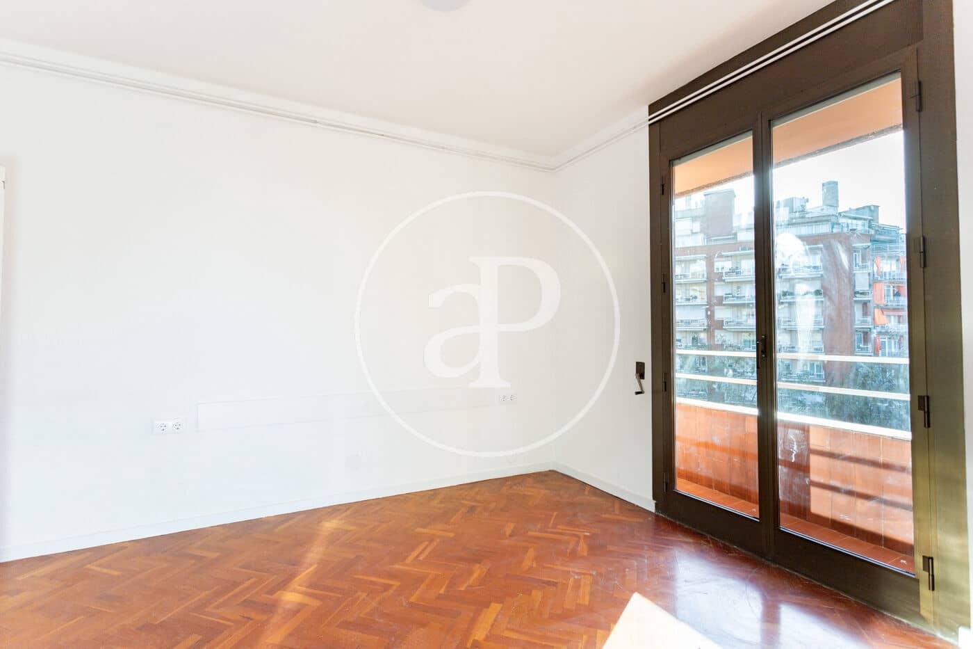 4 sovrum Lägenhet att hyra i Barcelona stad med garage - 2 450 € (Ref: 9773044)