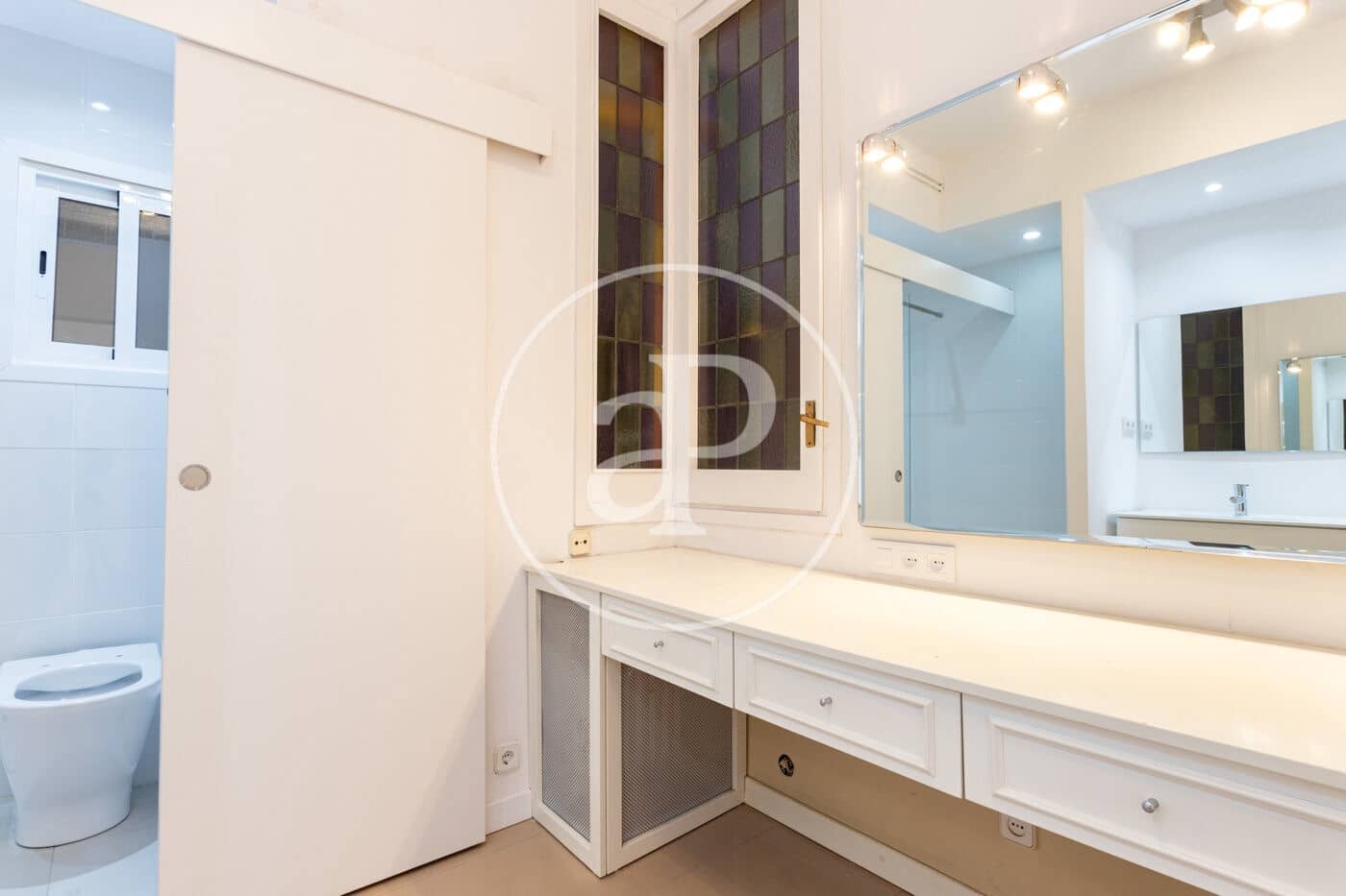 4 sovrum Lägenhet att hyra i Barcelona stad med garage - 2 450 € (Ref: 9773044)