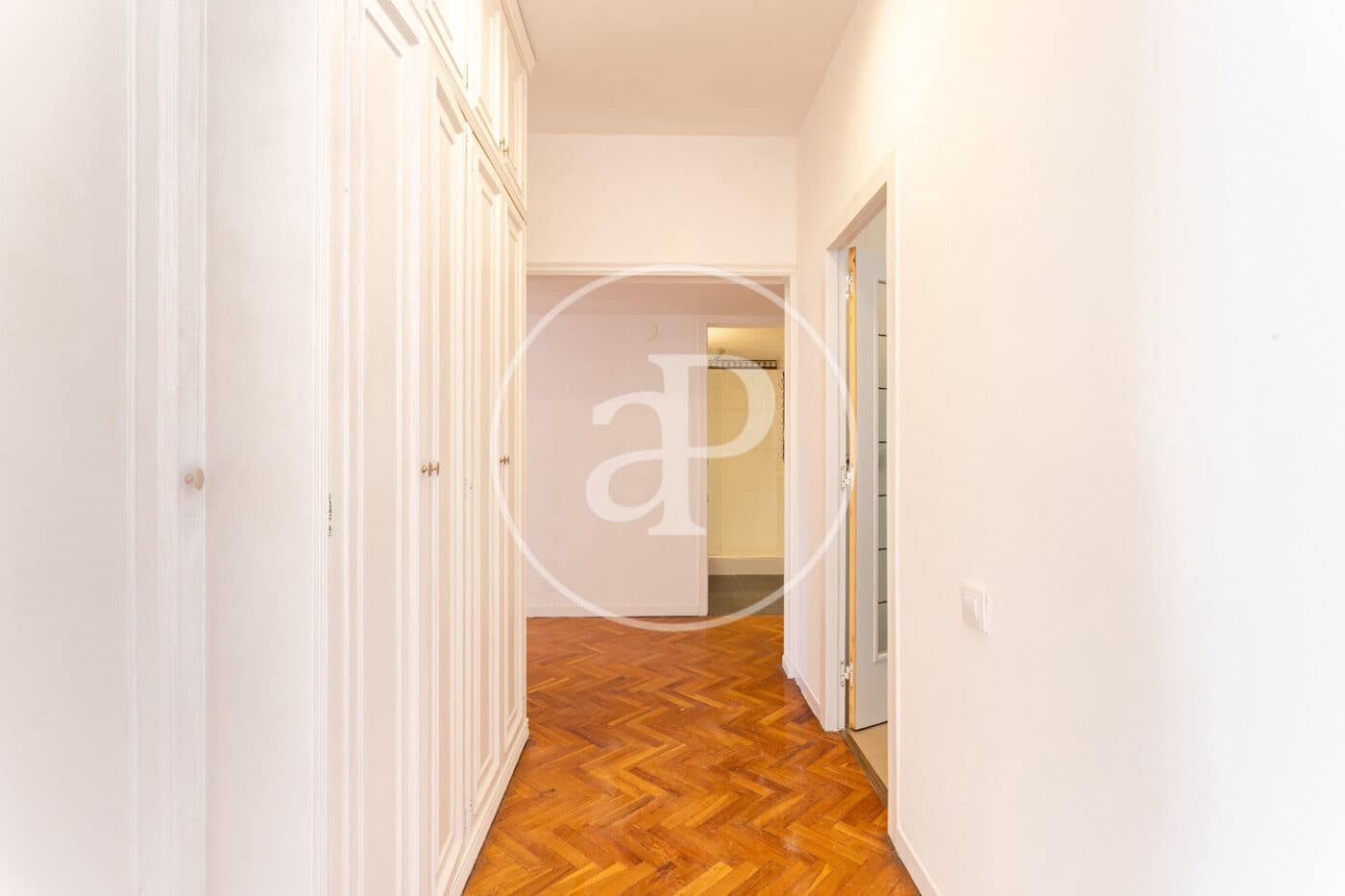 4 sovrum Lägenhet att hyra i Barcelona stad med garage - 2 450 € (Ref: 9773044)