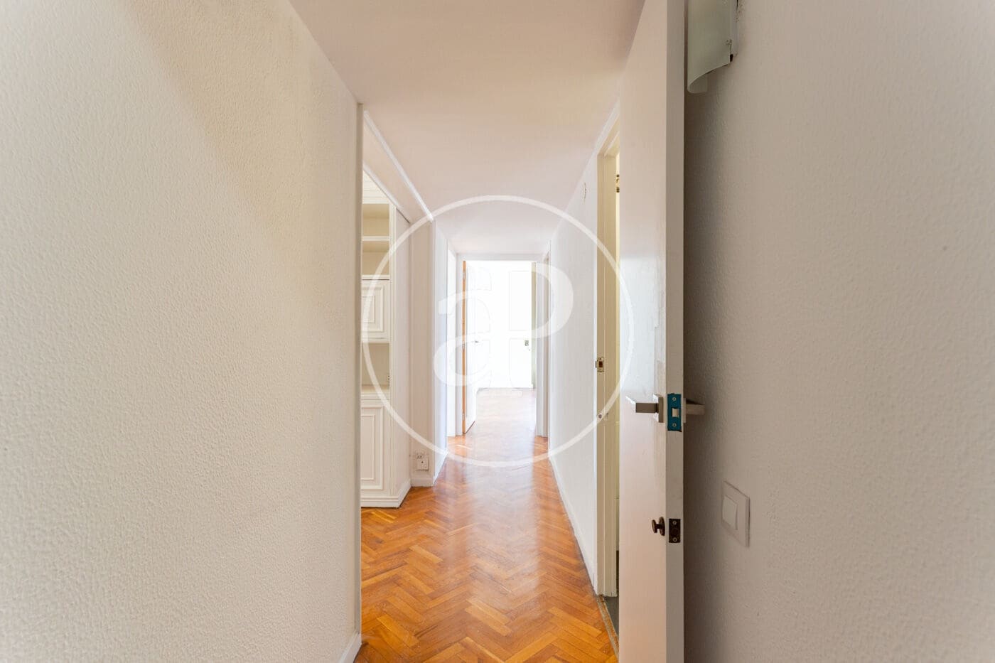 4 sovrum Lägenhet att hyra i Barcelona stad med garage - 2 450 € (Ref: 9773044)