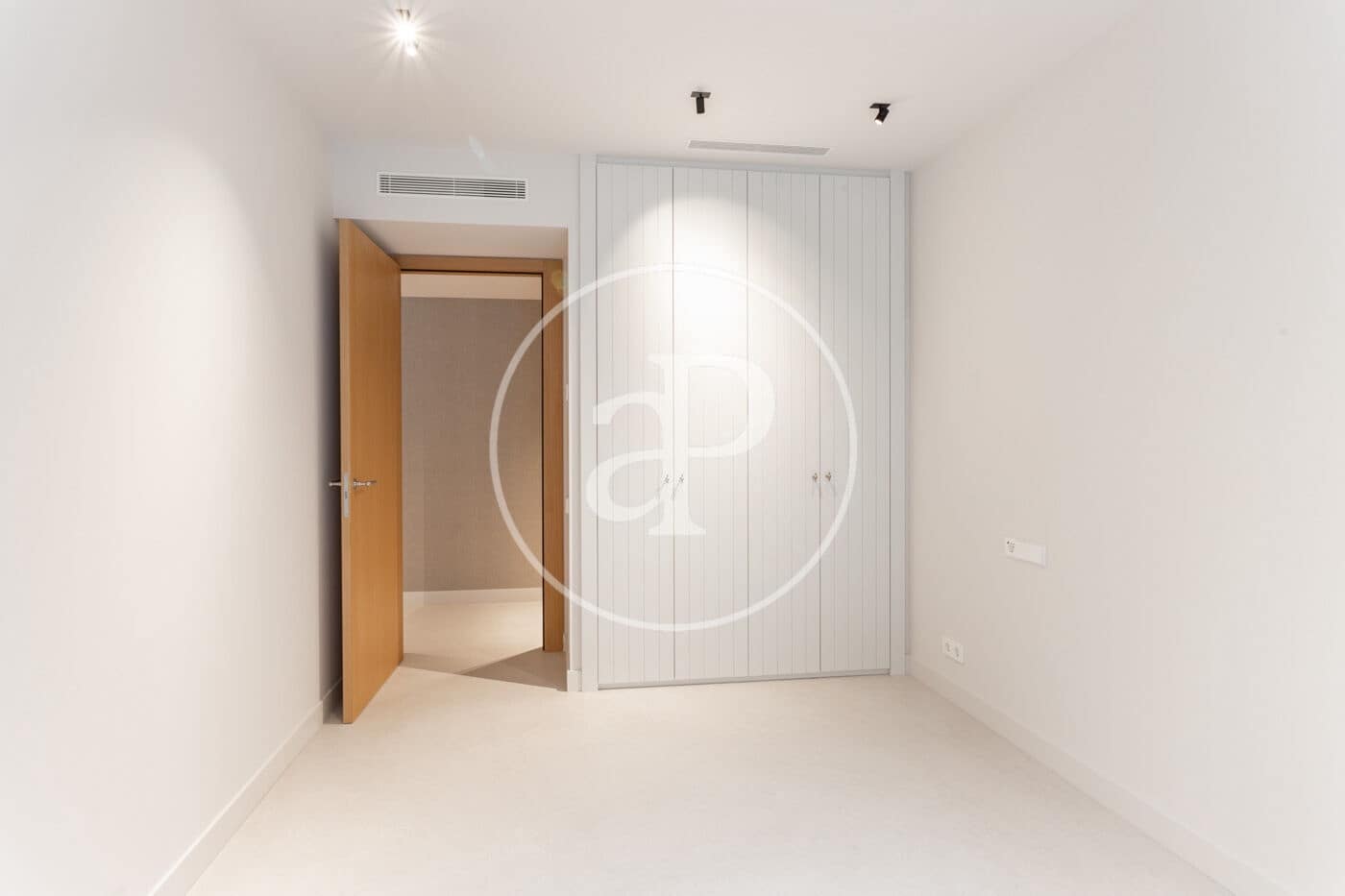 4 makuuhuone Huoneisto vuokrattavana paikassa Barcelona kaupunki mukana uima-altaan 
autotalli - 5 500 € (Ref: 9773046)