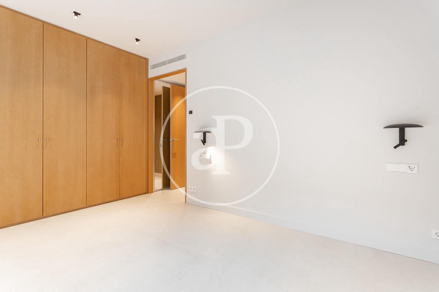 4 makuuhuone Huoneisto vuokrattavana paikassa Barcelona kaupunki mukana uima-altaan 
autotalli - 5 500 € (Ref: 9773046)