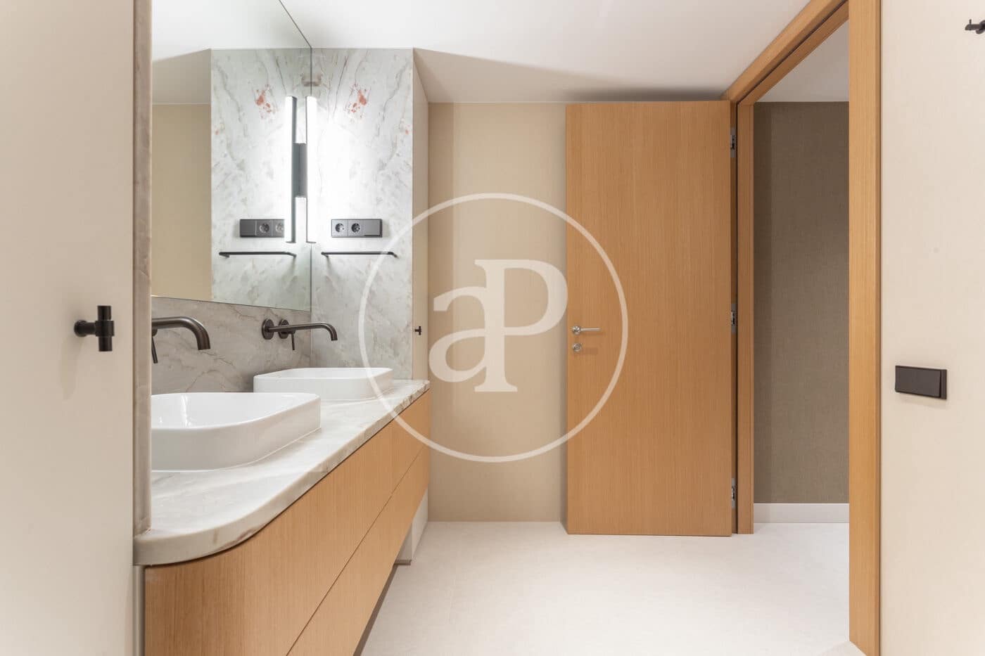 4 makuuhuone Huoneisto vuokrattavana paikassa Barcelona kaupunki mukana uima-altaan 
autotalli - 5 500 € (Ref: 9773046)