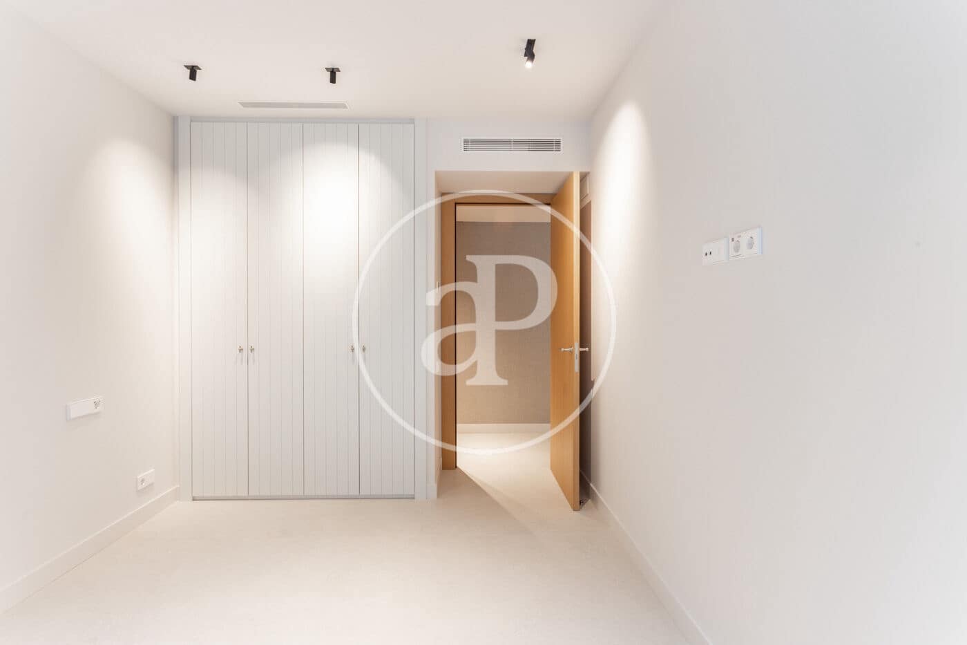 4 makuuhuone Huoneisto vuokrattavana paikassa Barcelona kaupunki mukana uima-altaan 
autotalli - 5 500 € (Ref: 9773046)