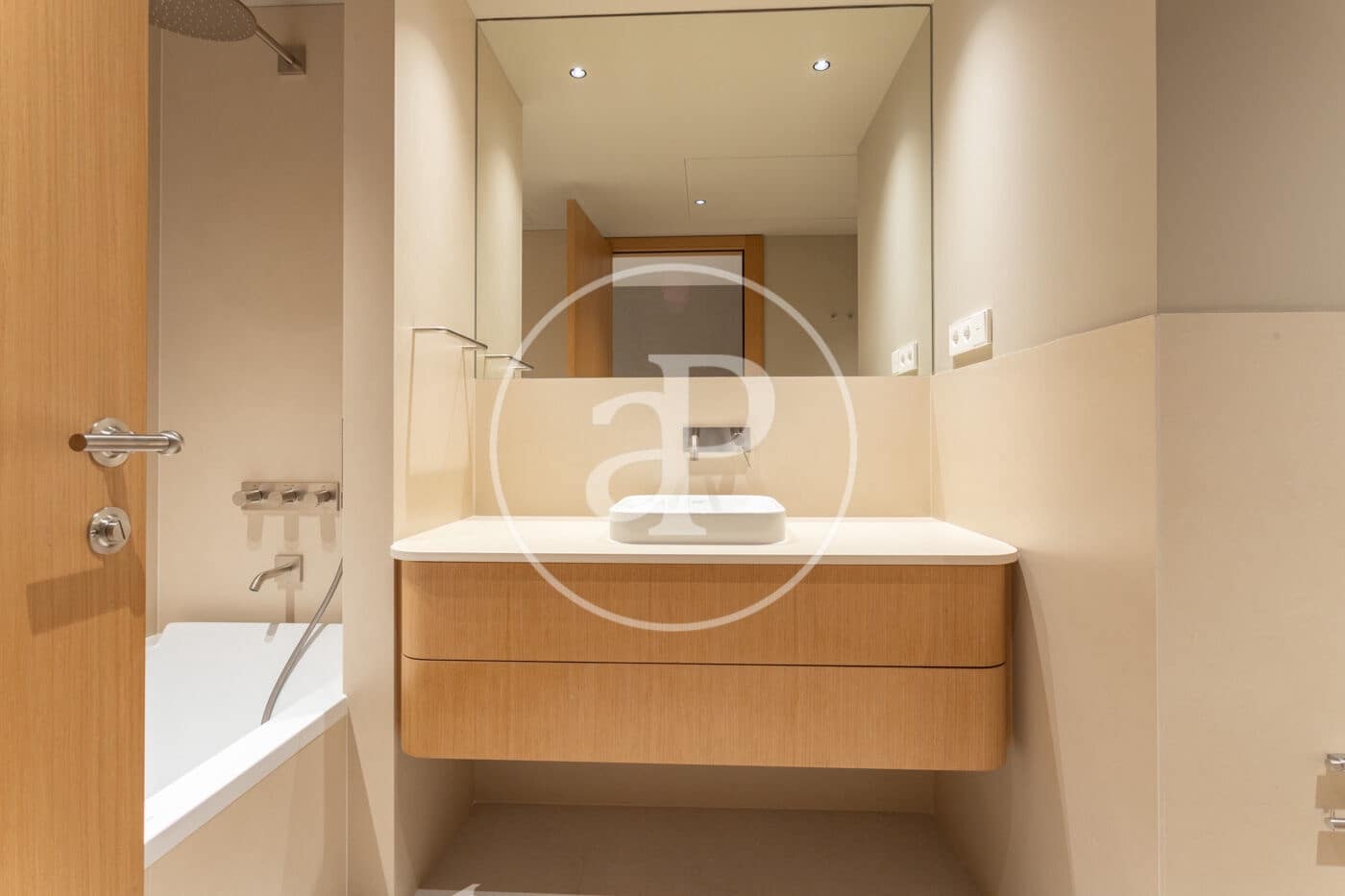 4 makuuhuone Huoneisto vuokrattavana paikassa Barcelona kaupunki mukana uima-altaan 
autotalli - 5 500 € (Ref: 9773046)