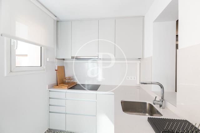 2 slaapkamer Appartement te koop in L'Antiga Esquerra de L'Eixample, Barcelona stad - € 460.000 (Ref: 9783242)