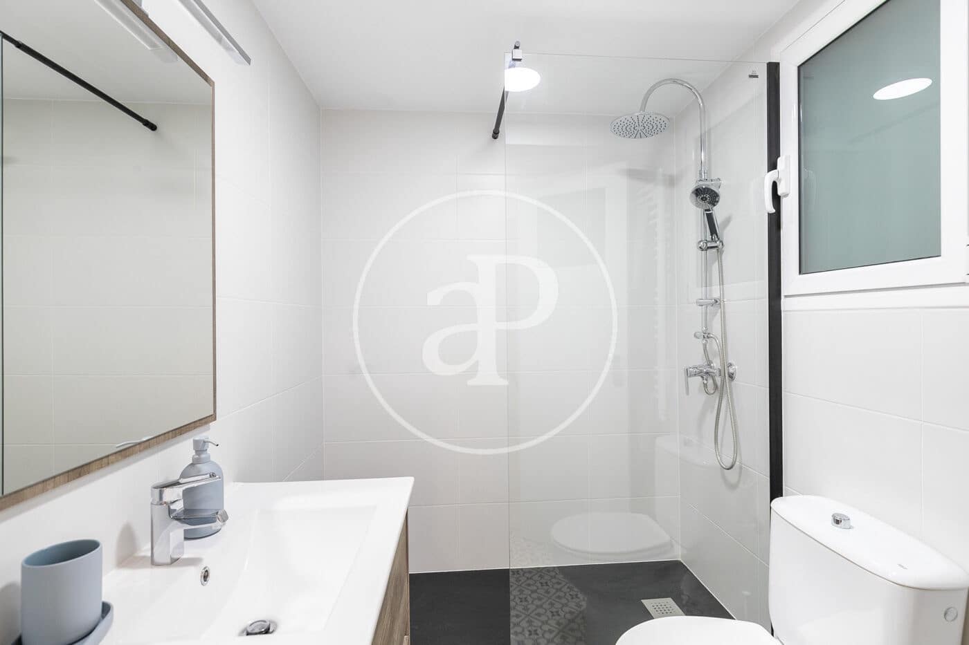 2 slaapkamer Appartement te koop in Barcelona stad - € 460.000 (Ref: 9783242)