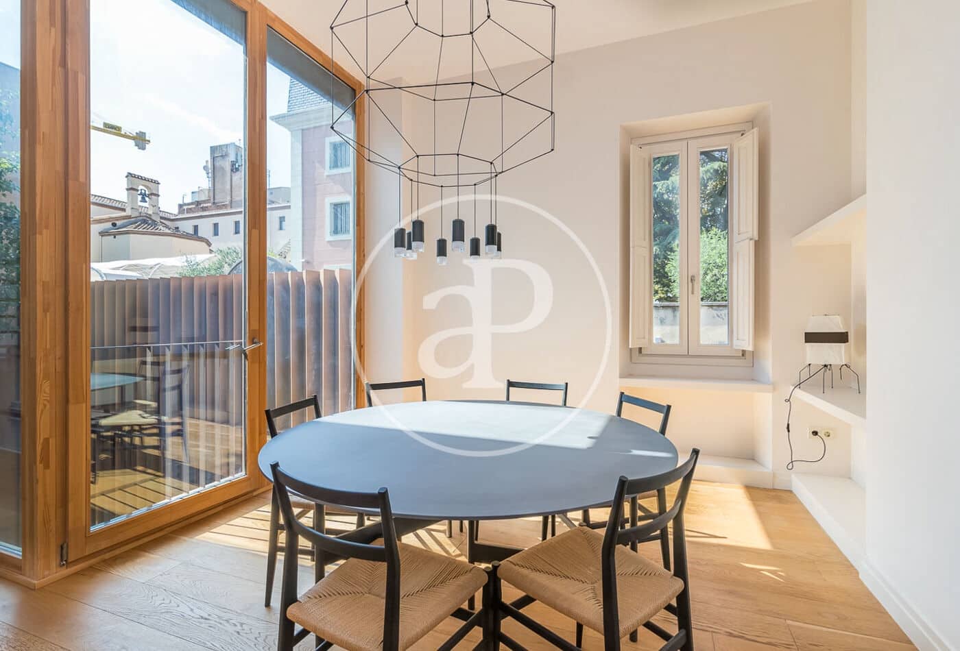 3 makuuhuone Huvila vuokrattavana paikassa Barcelona kaupunki mukana uima-altaan 
autotalli - 7 850 € (Ref: 9788386)