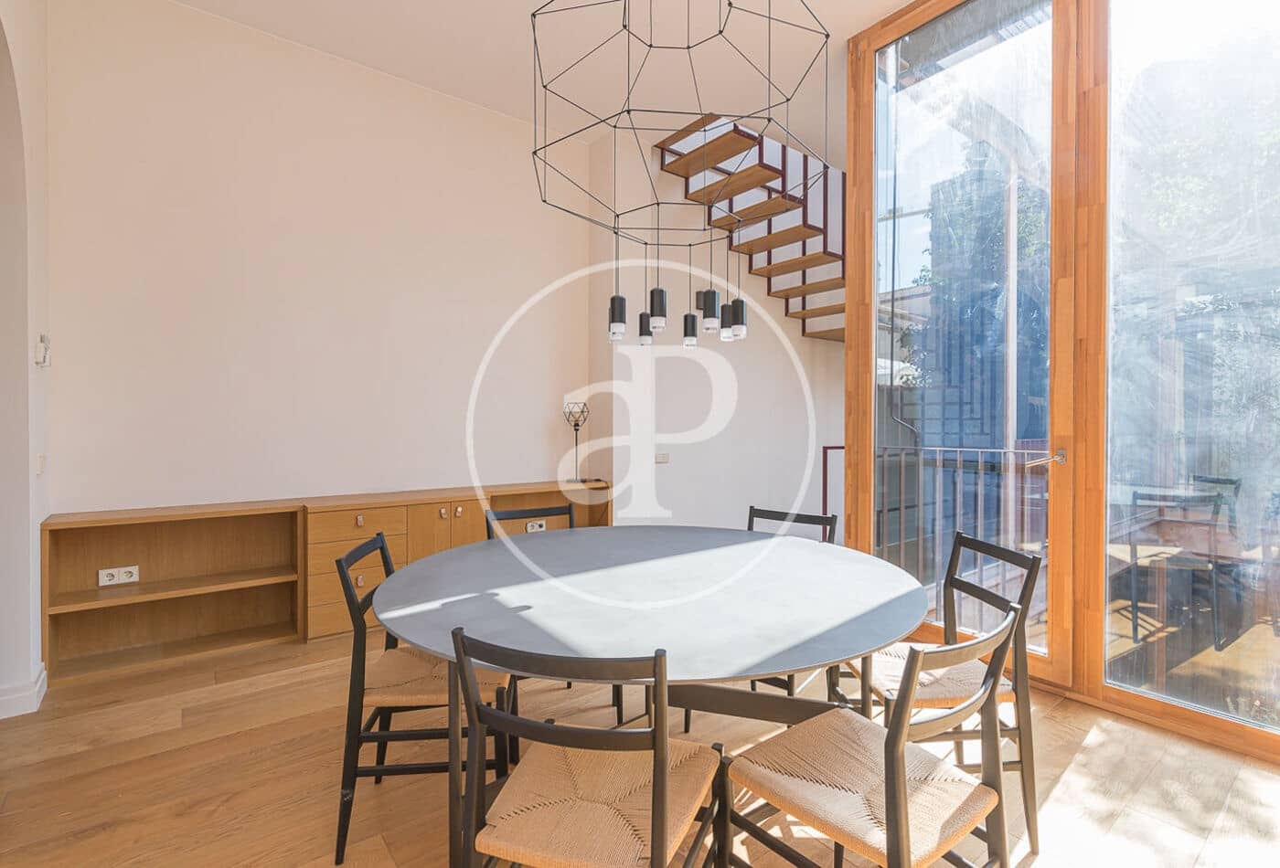 3 makuuhuone Huvila vuokrattavana paikassa Barcelona kaupunki mukana uima-altaan 
autotalli - 7 850 € (Ref: 9788386)