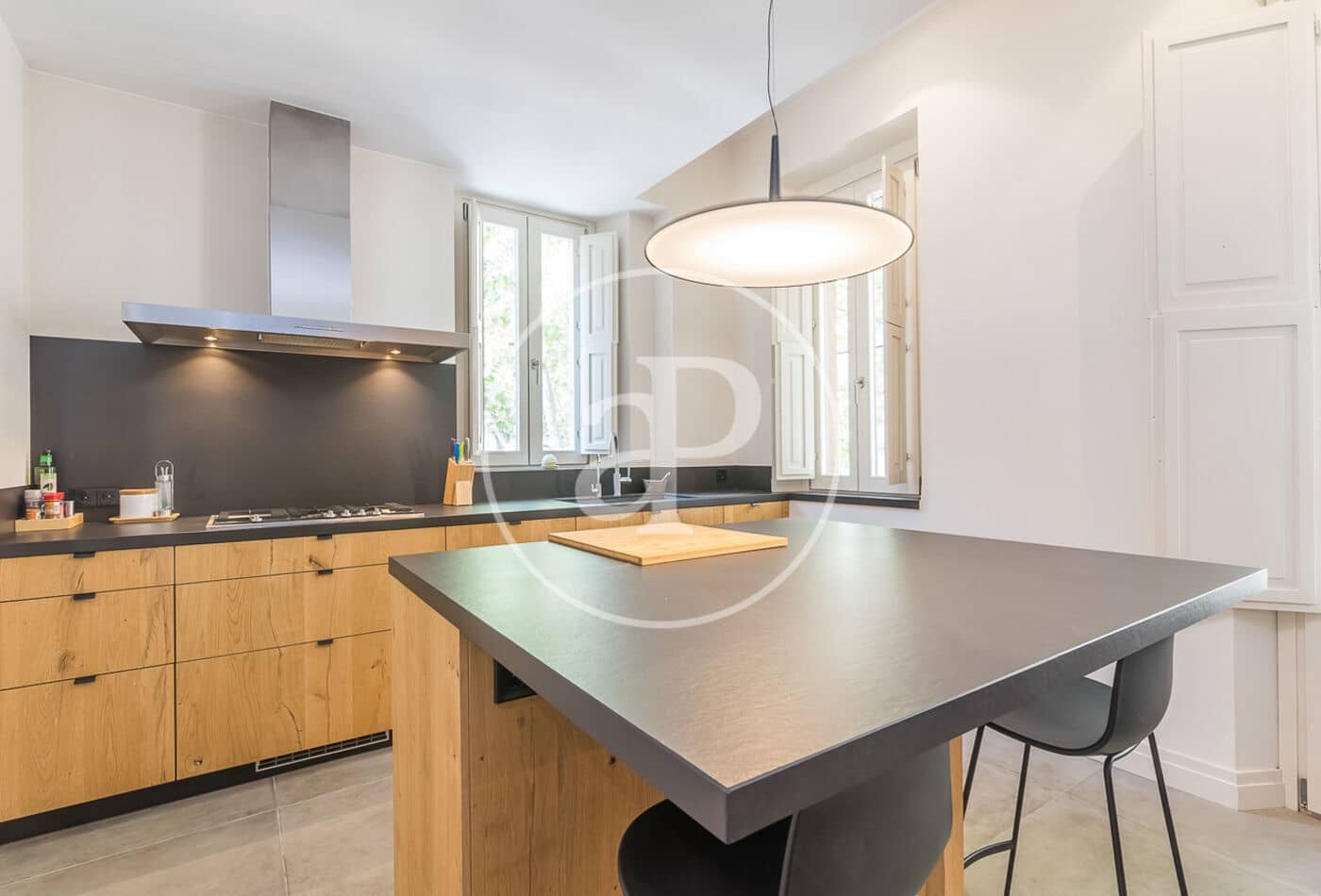 3 makuuhuone Huvila vuokrattavana paikassa Barcelona kaupunki mukana uima-altaan 
autotalli - 7 850 € (Ref: 9788386)