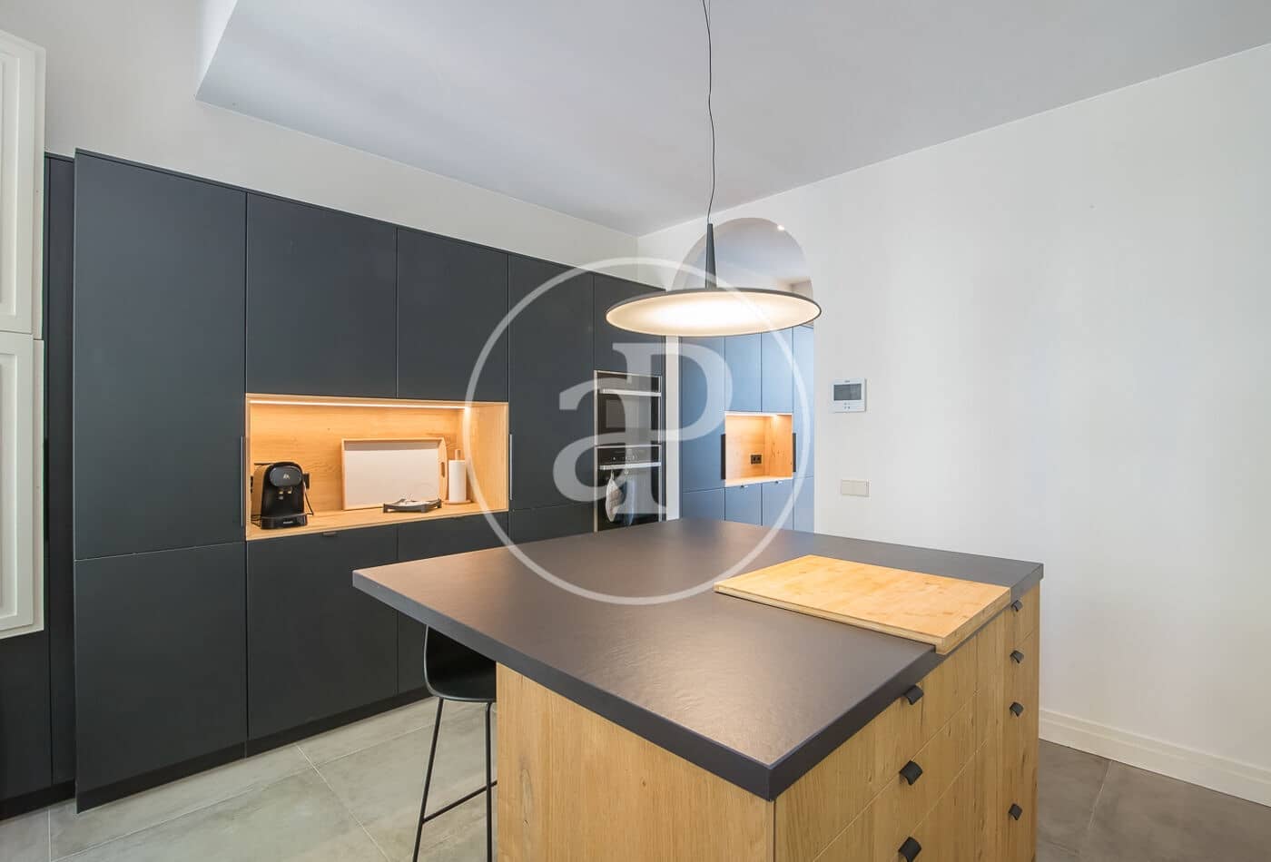 3 makuuhuone Huvila vuokrattavana paikassa Barcelona kaupunki mukana uima-altaan 
autotalli - 7 850 € (Ref: 9788386)