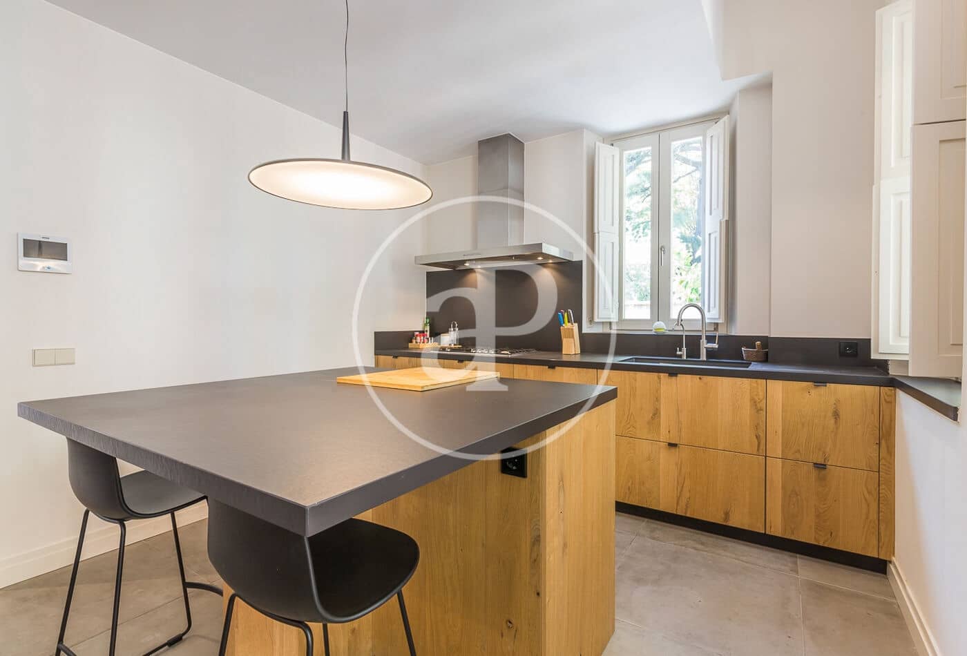 3 makuuhuone Huvila vuokrattavana paikassa Barcelona kaupunki mukana uima-altaan 
autotalli - 7 850 € (Ref: 9788386)