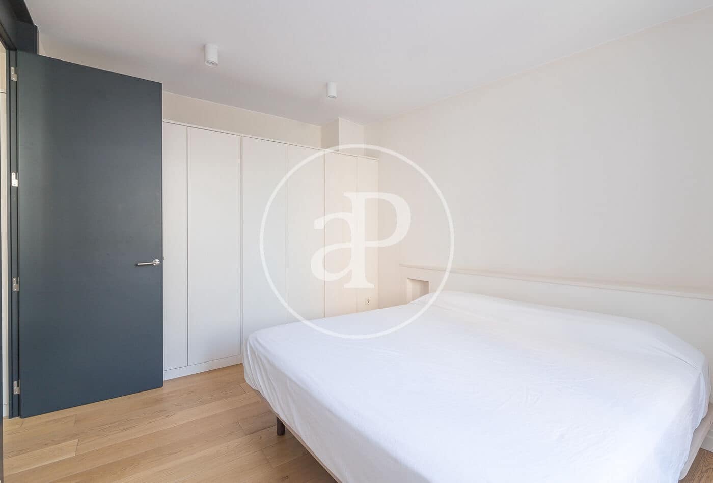 3 makuuhuone Huvila vuokrattavana paikassa Barcelona kaupunki mukana uima-altaan 
autotalli - 7 850 € (Ref: 9788386)