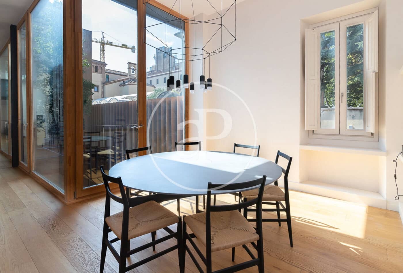 3 makuuhuone Huvila vuokrattavana paikassa Barcelona kaupunki mukana uima-altaan 
autotalli - 7 850 € (Ref: 9788386)