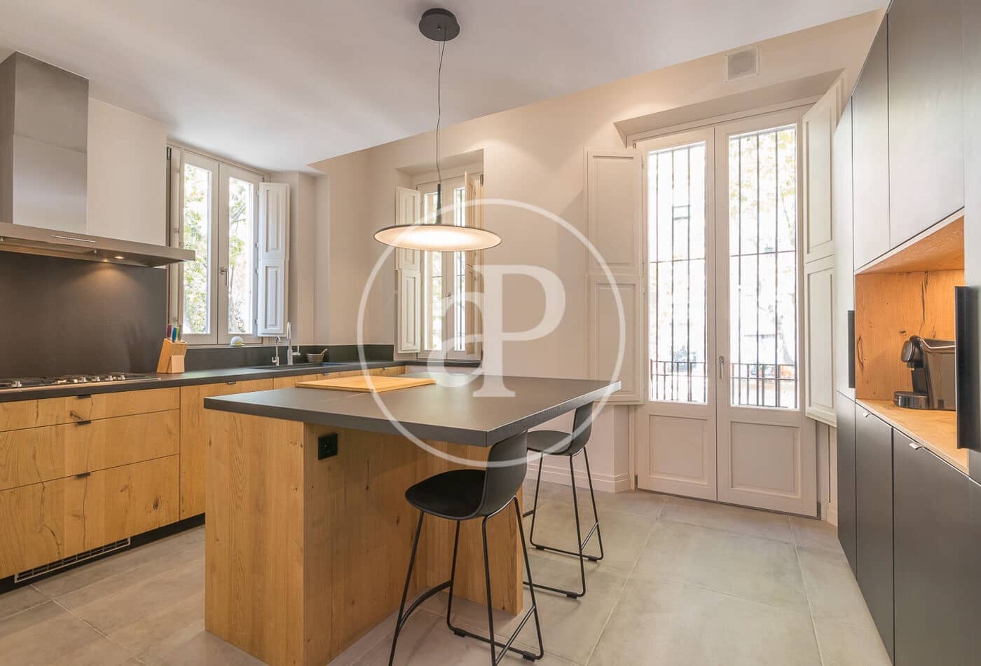 3 makuuhuone Huvila vuokrattavana paikassa Barcelona kaupunki mukana uima-altaan 
autotalli - 7 850 € (Ref: 9788386)