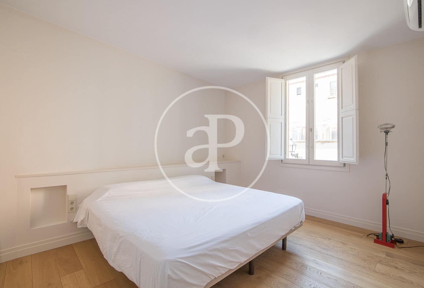 3 makuuhuone Huvila vuokrattavana paikassa Barcelona kaupunki mukana uima-altaan 
autotalli - 7 850 € (Ref: 9788386)