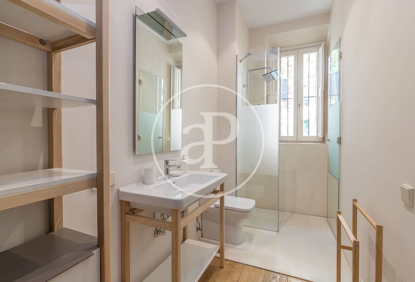 3 makuuhuone Huvila vuokrattavana paikassa Barcelona kaupunki mukana uima-altaan 
autotalli - 7 850 € (Ref: 9788386)