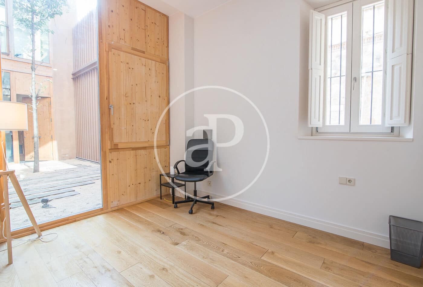 3 makuuhuone Huvila vuokrattavana paikassa Barcelona kaupunki mukana uima-altaan 
autotalli - 7 850 € (Ref: 9788386)