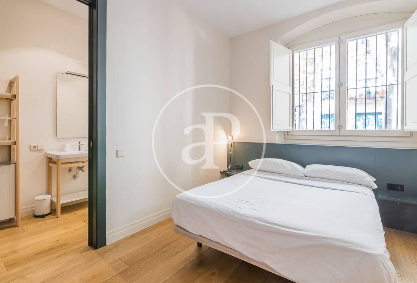 3 makuuhuone Huvila vuokrattavana paikassa Barcelona kaupunki mukana uima-altaan 
autotalli - 7 850 € (Ref: 9788386)