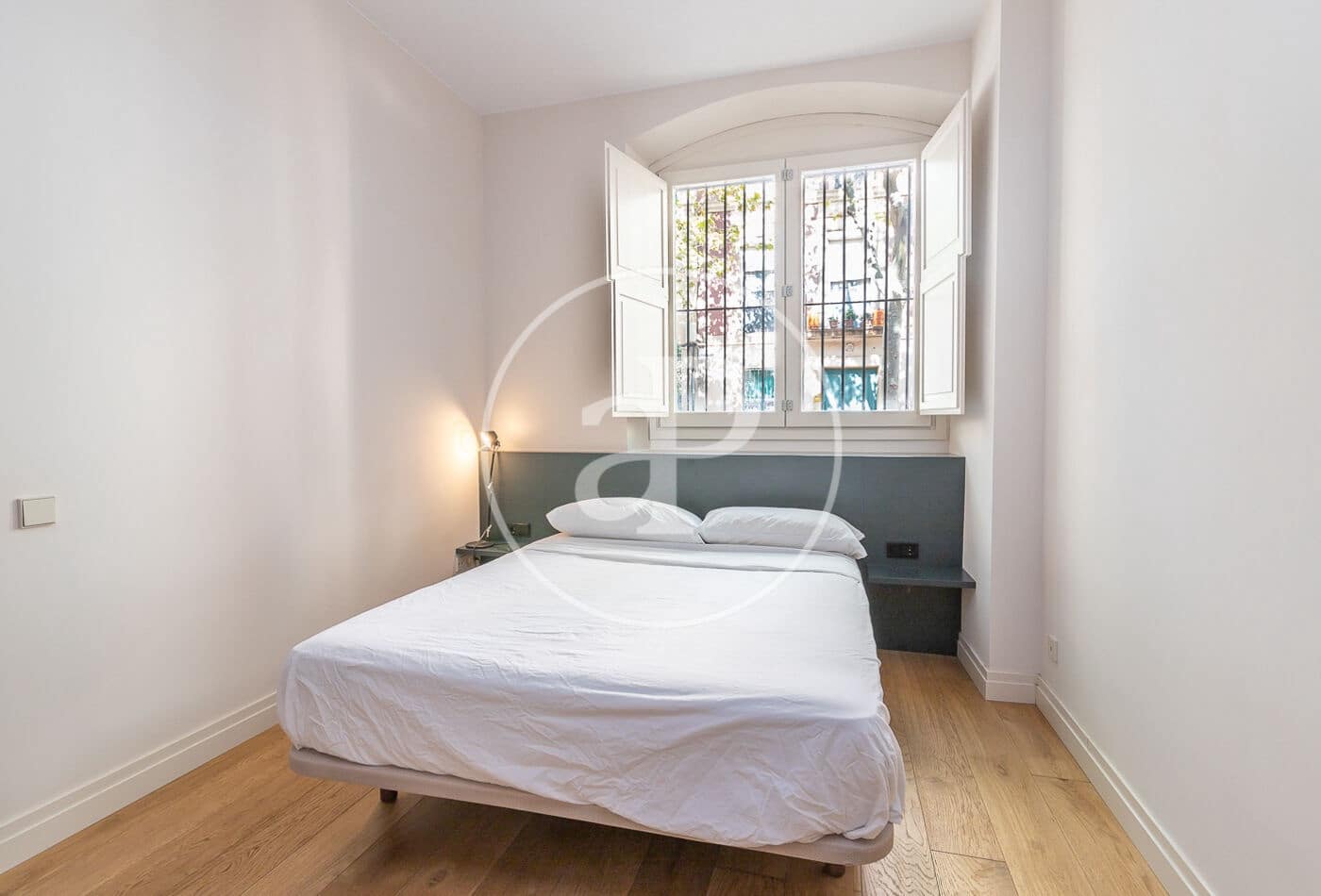 3 makuuhuone Huvila vuokrattavana paikassa Barcelona kaupunki mukana uima-altaan 
autotalli - 7 850 € (Ref: 9788386)