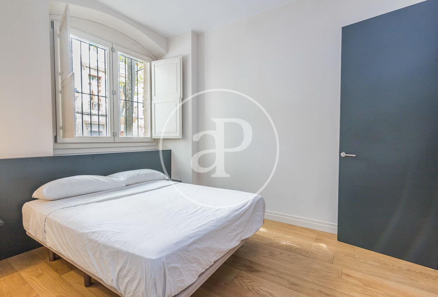 3 makuuhuone Huvila vuokrattavana paikassa Barcelona kaupunki mukana uima-altaan 
autotalli - 7 850 € (Ref: 9788386)