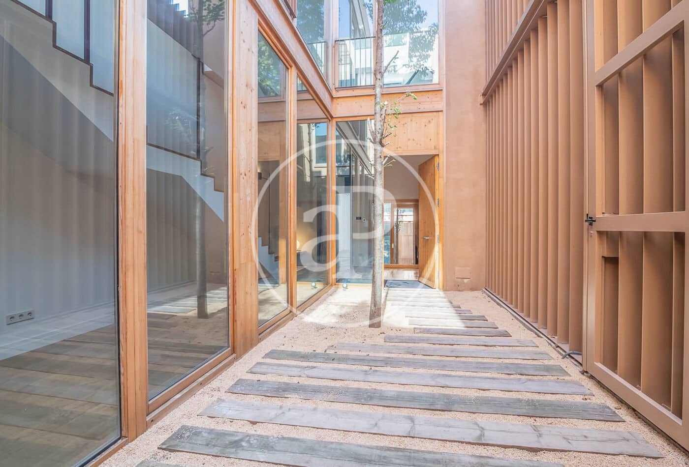 3 makuuhuone Huvila vuokrattavana paikassa Barcelona kaupunki mukana uima-altaan 
autotalli - 7 850 € (Ref: 9788386)