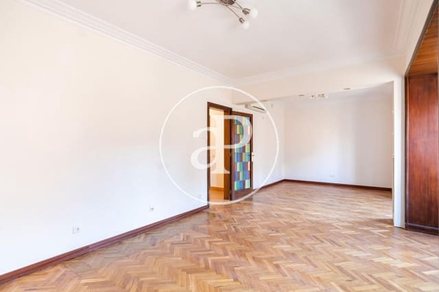 4 soveværelse Lejlighed til leje i Sant Antoni, Barcelona by - € 1.825 (Ref: 9791038)