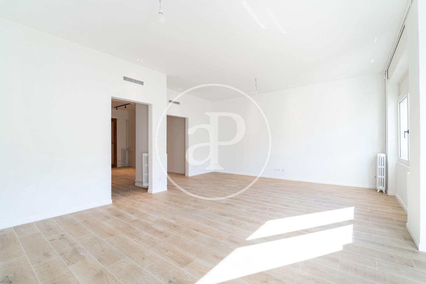 Apartamento de 4 habitaciones en Barcelona ciudad en alquiler - 5.900 € (Ref: 9791041)